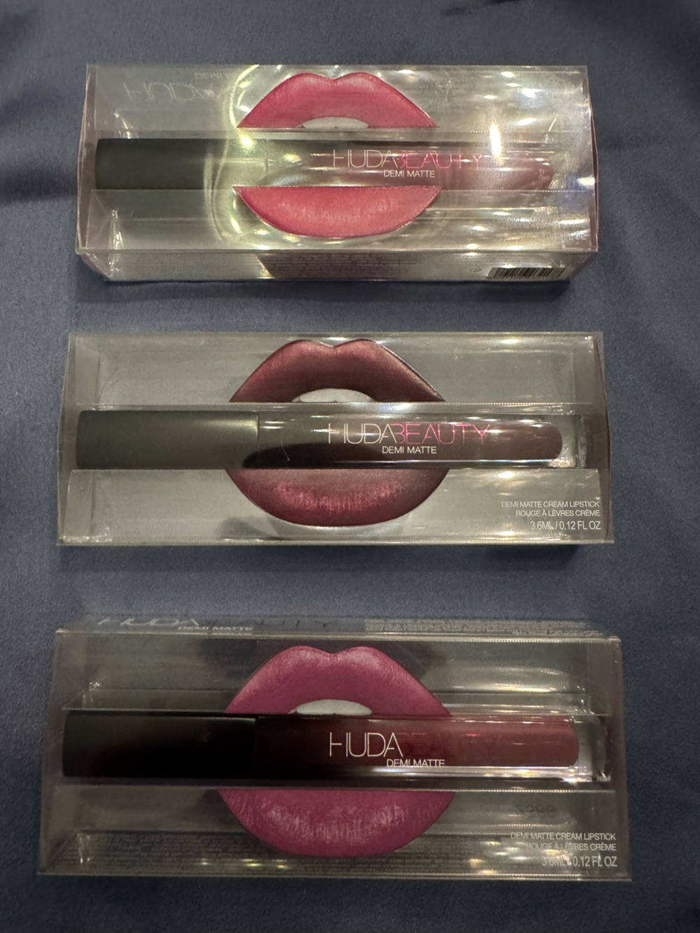 HUDA BEAUTY Demi Matte Liquid Lipstick - passionista, bawse, catwalk killa